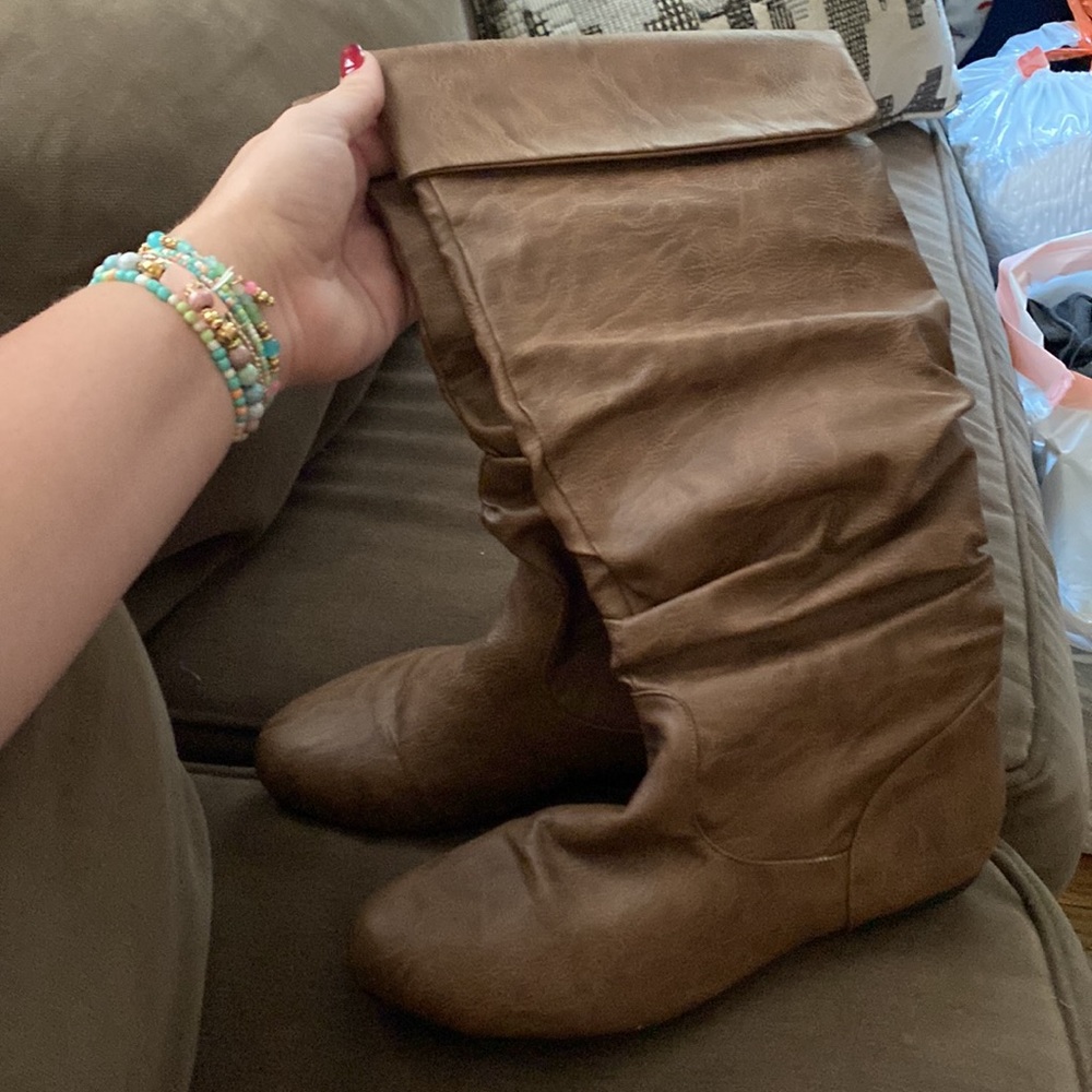 Boots - Picture 5 of 7